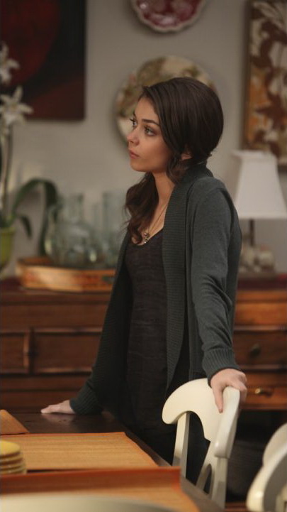 Modern Family - Mother Tucker - Photos - Sarah Hyland