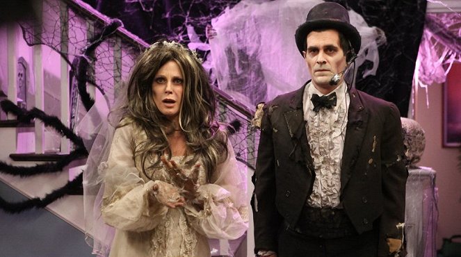 Współczesna rodzina - Halloween - Z filmu - Julie Bowen, Ty Burrell