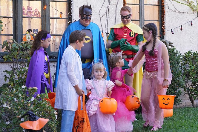 Egy rém modern család - Season 8 - Halloween 4: Rod Skyhook bosszúja - Filmfotók - Aubrey Anderson-Emmons, Eric Stonestreet, Jesse Tyler Ferguson