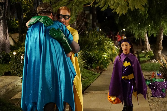 Egy rém modern család - Season 8 - Halloween 4: Rod Skyhook bosszúja - Filmfotók - Jesse Tyler Ferguson, Aubrey Anderson-Emmons