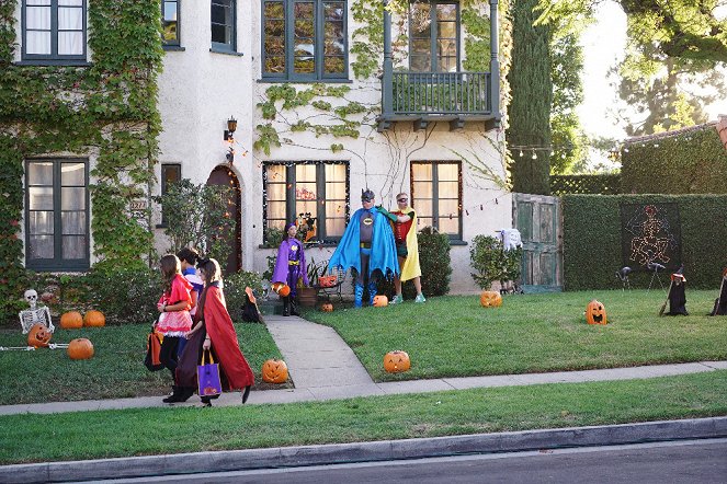 Egy rém modern család - Season 8 - Halloween 4: Rod Skyhook bosszúja - Filmfotók