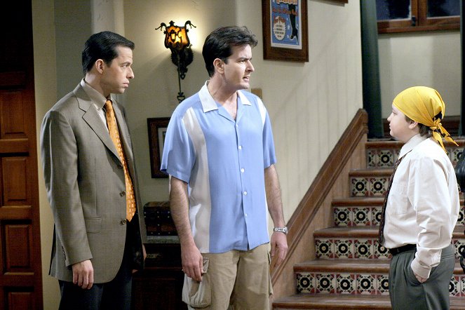 Two and a Half Men - Die Samenspende - Filmfotos - Jon Cryer, Charlie Sheen, Angus T. Jones