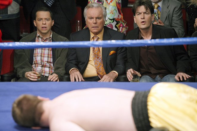 Two and a Half Men - Prostitutes and Gelato - Van film - Jon Cryer, Robert Wagner, Charlie Sheen