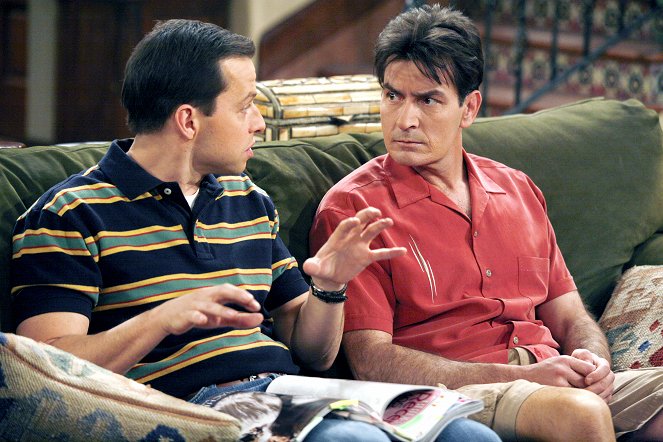 Two and a Half Men - Season 4 - Prostitutes and Gelato - Photos - Jon Cryer, Charlie Sheen