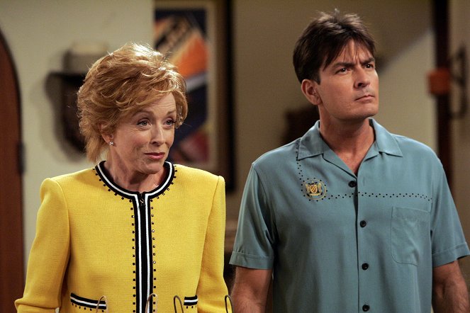 Two and a Half Men - Media Room Slash Dungeon - Photos - Holland Taylor, Charlie Sheen