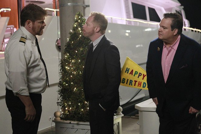 Modern Family - 29. Februar - Filmfotos - John DiMaggio, Jesse Tyler Ferguson, Eric Stonestreet