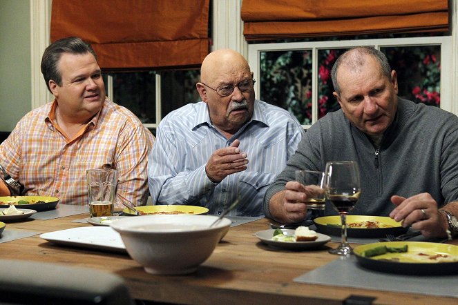 Modern Family - Season 3 - The Last Walt - Photos - Eric Stonestreet, Barry Corbin, Ed O'Neill
