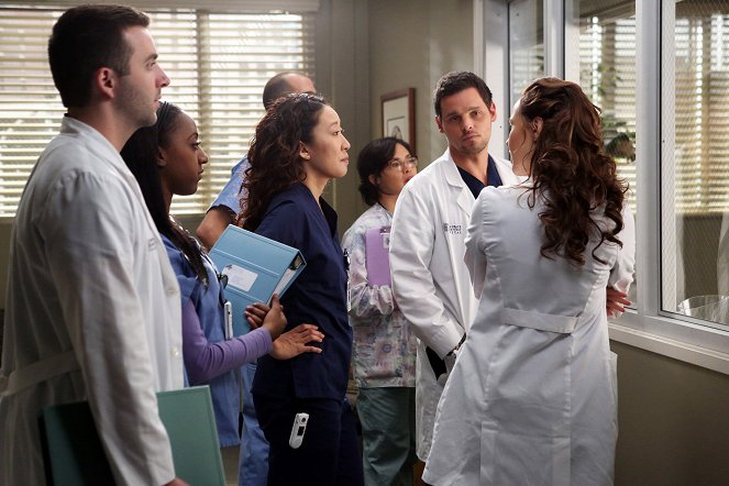 Grey's Anatomy - The End Is the Beginning Is the End - Photos - Sandra Oh, Justin Chambers