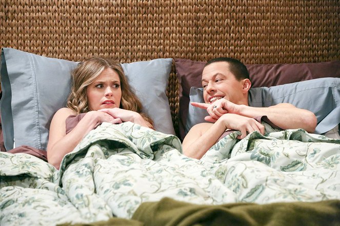 Two and a Half Men - Season 12 - Here I Come, Pants! - Photos - Maggie Lawson, Jon Cryer