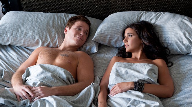 A Vedeta - Out with a Bang - Do filme - Kevin Connolly, Emmanuelle Chriqui