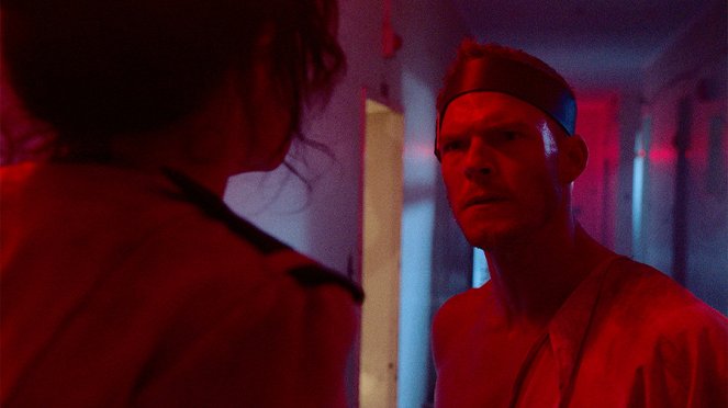 Blood Drive - In the Crimson Halls of Kane Hill - Z filmu - Alan Ritchson