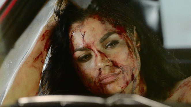 Blood Drive - Booby Traps - De la película - Christina Ochoa