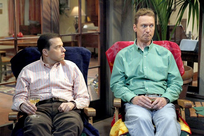 Two and a Half Men - The Two Finger Rule - Photos - Jon Cryer, Ryan Stiles