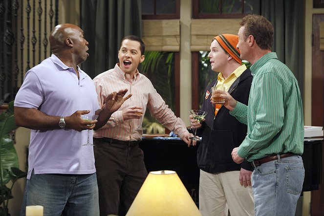 Two and a Half Men - The Two Finger Rule - Photos - Michael Clarke Duncan, Jon Cryer, J.D. Walsh, Ryan Stiles