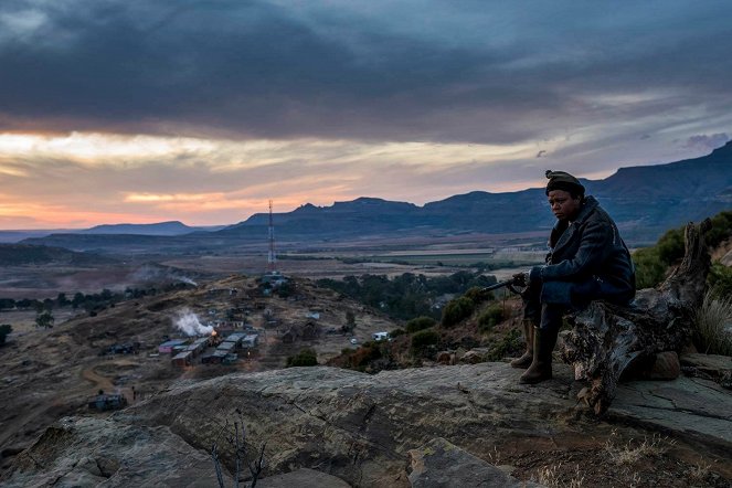 Five Fingers for Marseilles - Filmfotos