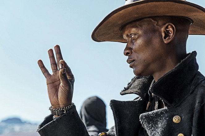 Five Fingers for Marseilles - Filmfotos