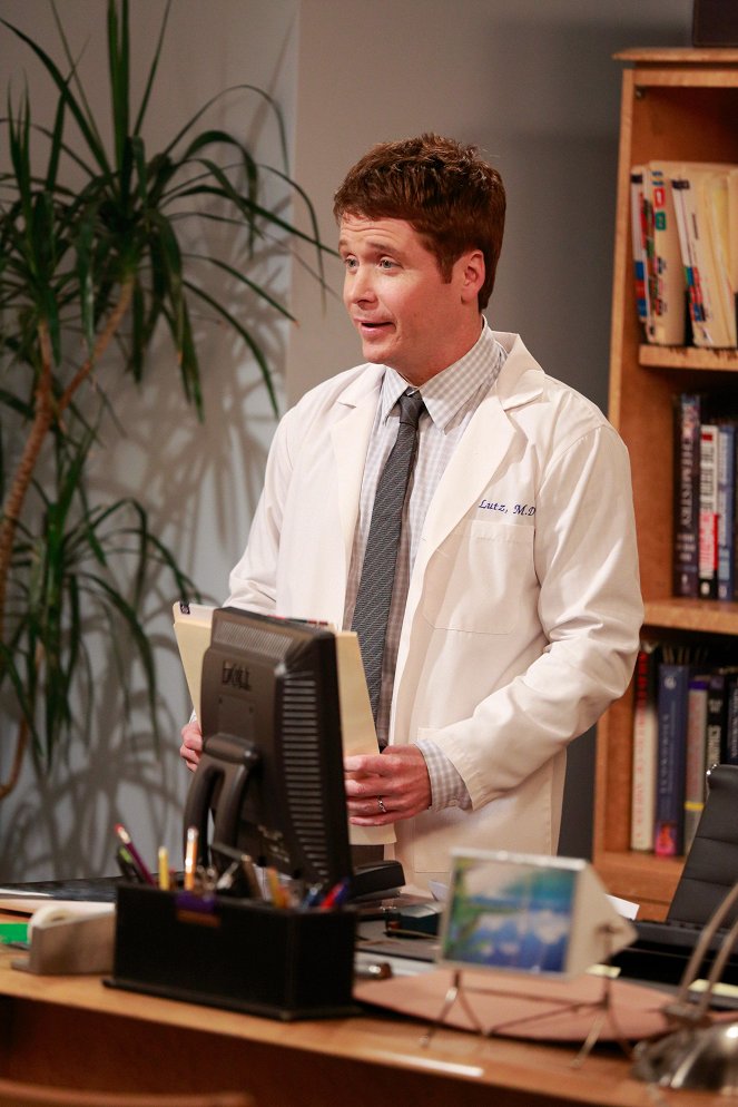 Friends with Better Lives - Pilot - Photos - Kevin Connolly