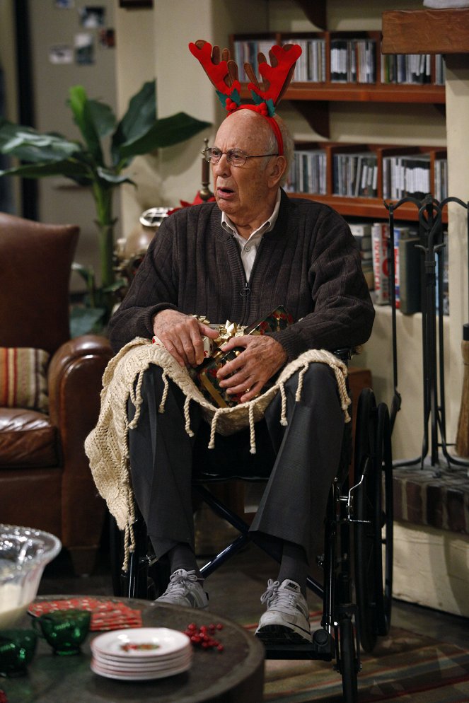 Two and a Half Men - Season 7 - Warning, It's Dirty - Photos - Carl Reiner