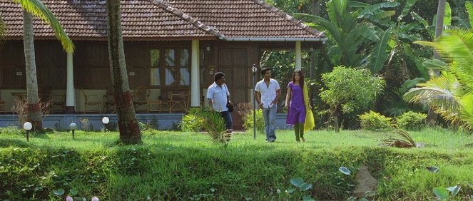 Vinnaithaandi Varuvaaya - Film