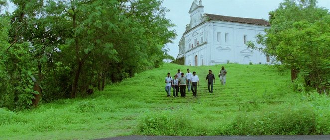 Vinnaithaandi Varuvaaya - Z filmu