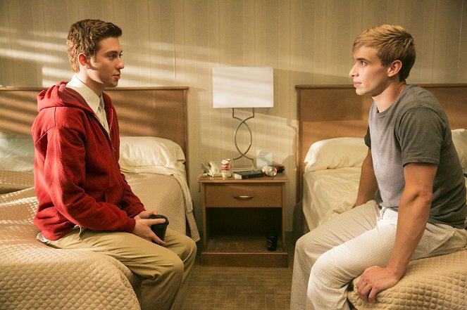 Room 104 - The Missionaries - Photos - Nat Wolff
