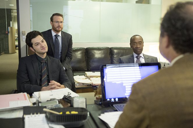 House of Lies - Everything's So F**King Obvious, I'm Starting to Wonder Why We're Even Having This Conversation - Photos - Ben Schwartz, Don Cheadle, Josh Lawson