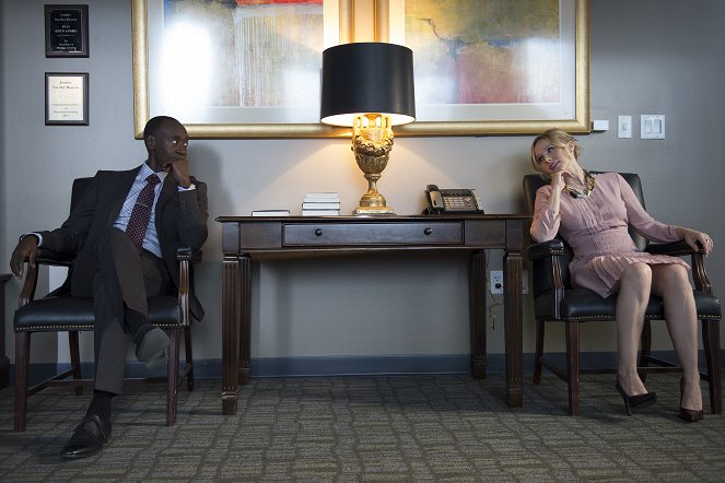 House of Lies - Season 5 - Game Theory - Photos - Don Cheadle, Kristen Bell