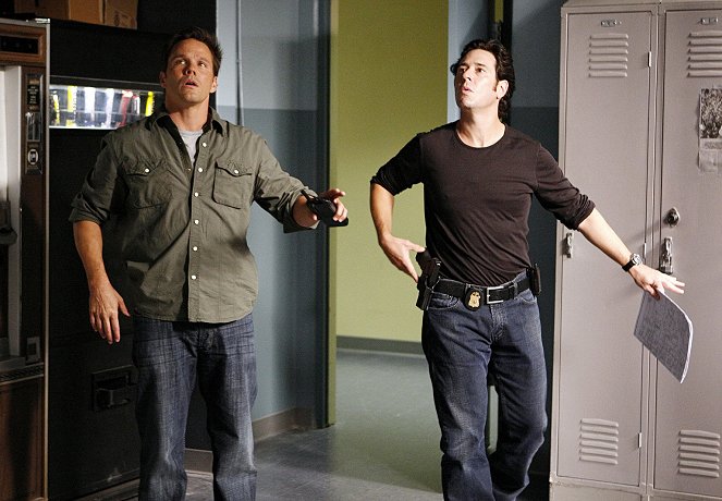 Numb3rs - Ultimatum - Photos - Dylan Bruno, Rob Morrow