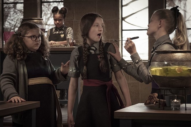 The Worst Witch - Season 1 - Out of Bounds - Photos - Meibh Campbell, Tamara Smart, Bella Ramsey, Jenny Richardson