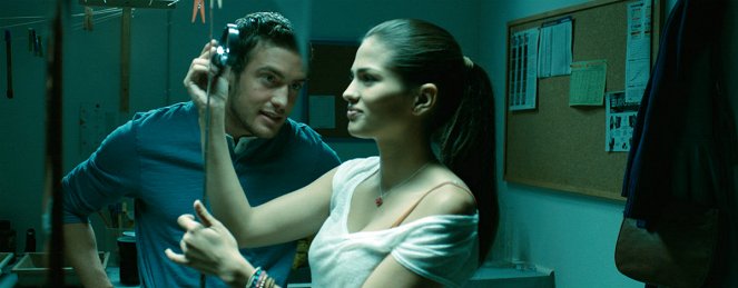 Tres60 - Z filmu - Raúl Mérida, Sara Sálamo