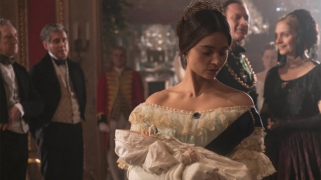 Victoria - Season 2 - A Soldier's Daughter - Photos - Jenna Coleman, Catherine Flemming