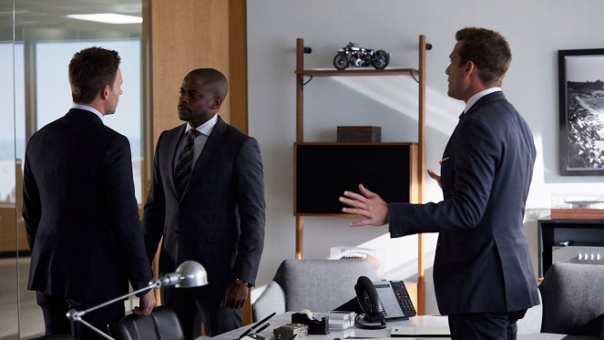 Suits - Home to Roost - Photos - Gabriel Macht