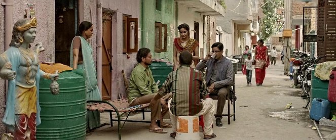 Hindi Medium - Do filme - Irrfan Khan, Saba Qamar