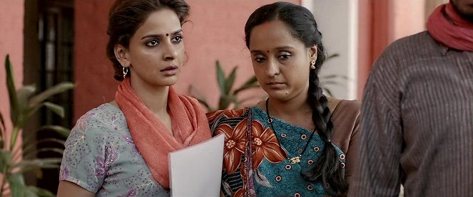 Hindi Medium - Filmfotók - Saba Qamar