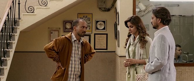 Hindi Medium - Z filmu - Deepak Dobriyal, Saba Qamar, Irrfan Khan
