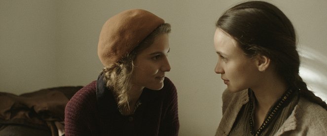 Aurora Borealis: Északi fény - De la película - Eva-Maria Prosek, Franciska Törőcsik