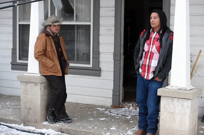 Wind River - Z nakrúcania - Jeremy Renner, Gil Birmingham