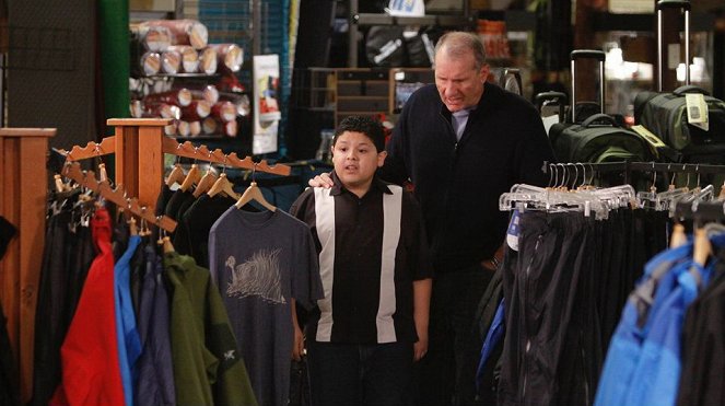 Modern Family - Someone to Watch Over Lily - Photos - Rico Rodriguez, Ed O'Neill
