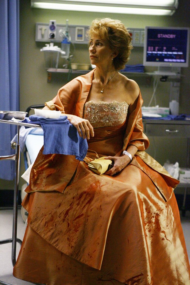 Grey's Anatomy - Dream a Little Dream of Me: Part 2 - Photos - Kathy Baker