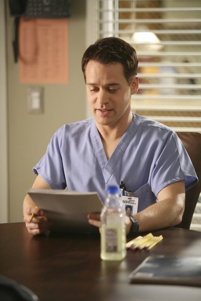 Grey's Anatomy - Here Comes the Flood - Photos - T.R. Knight
