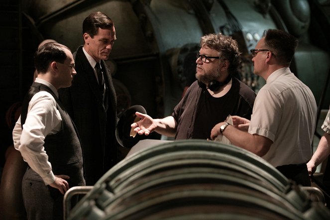 Tvář vody - Z natáčení - Michael Stuhlbarg, Michael Shannon, Guillermo del Toro, David Hewlett