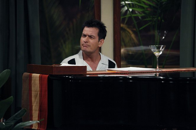 Two and a Half Men - Season 8 - Three Girls and a Guy Named Bud - Photos - Charlie Sheen