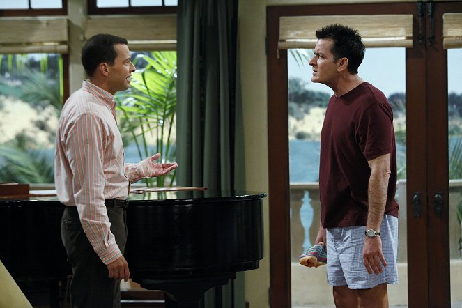 Two and a Half Men - Season 7 - This Is Not Gonna End Well - Photos - Jon Cryer, Charlie Sheen