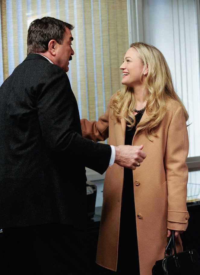 Blue Bloods - Crime Scene New York - Protest Too Much - Photos - Tom Selleck, Sarah Wynter