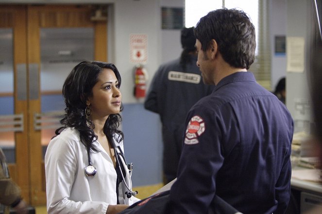 Serviço de Urgência - Season 12 - The Human Shield - Do filme - Parminder Nagra