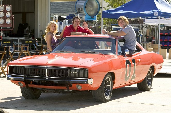 The Dukes of Hazzard - Van de set - Jessica Simpson, Johnny Knoxville, Seann William Scott