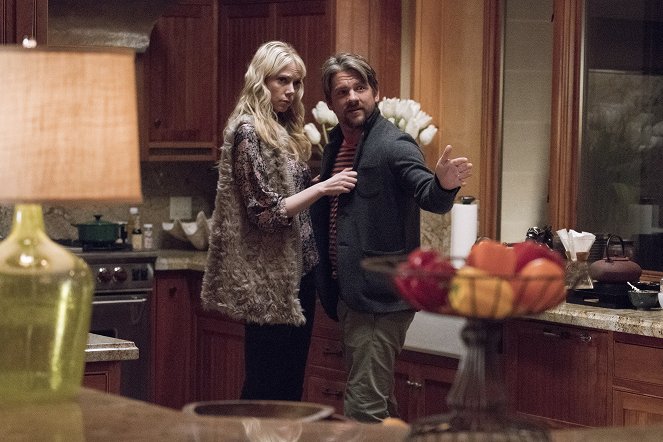 Gátlástalanok - One-Eighty - Filmfotók - Riki Lindhome, Zachary Knighton