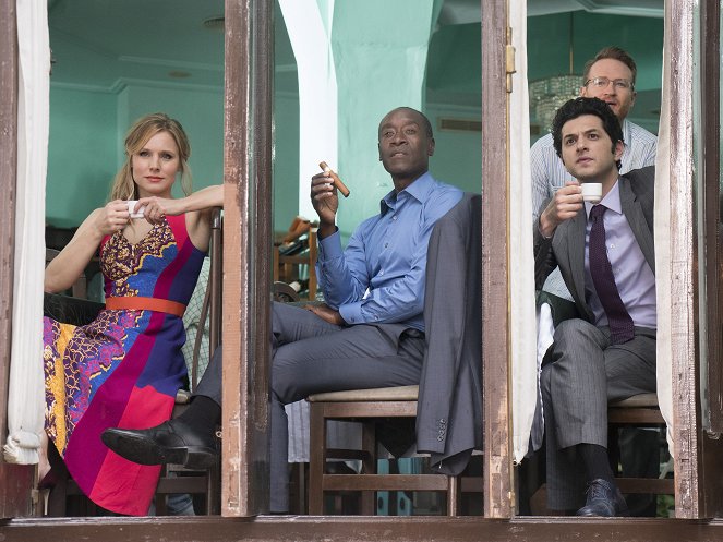 House of Lies - Season 5 - No Es Facil - Photos - Kristen Bell, Don Cheadle, Ben Schwartz, Josh Lawson