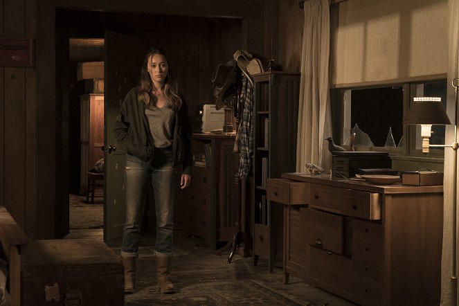 Fear the Walking Dead - Season 3 - The Diviner - Van film - Alycia Debnam-Carey