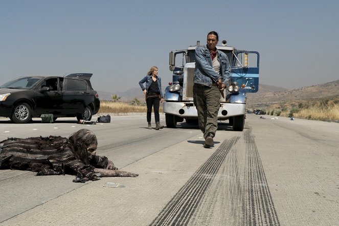 Fear the Walking Dead - The Diviner - Photos - Michael Greyeyes